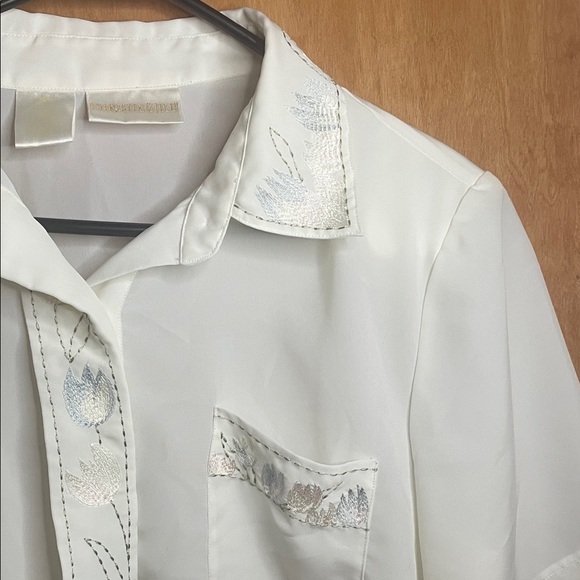 Vintage Elegant White Button Down Shirt - Picture 3 of 9